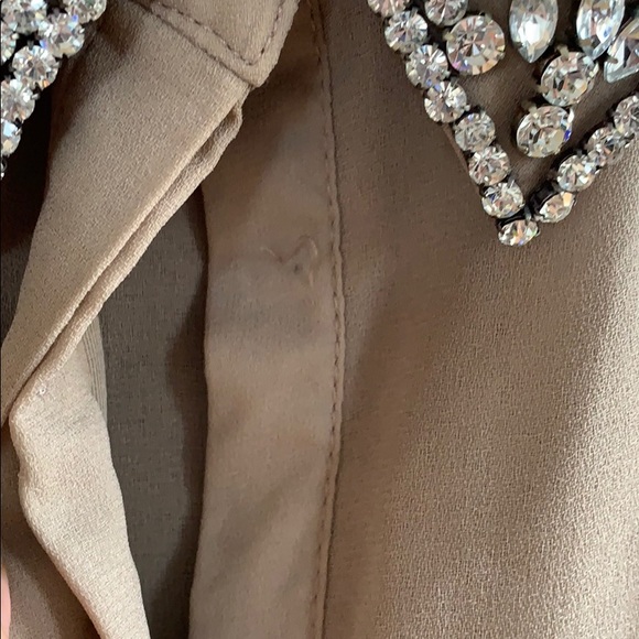 Taupe dress with beaded neckline - Picture 5 of 5